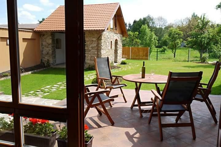 Domecek Milevsko Hotel Luaran gambar